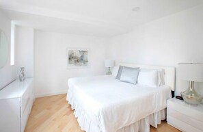 Bed sheets - Stylish 1BR Residence in Executive Plaza (New York)