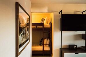 1 bedroom, desk, iron/ironing board, free WiFi - Prickly Pear Paradise | La Vista Motel | 204 (Denver)