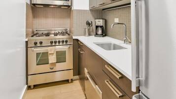 Fridge, microwave, oven, stovetop