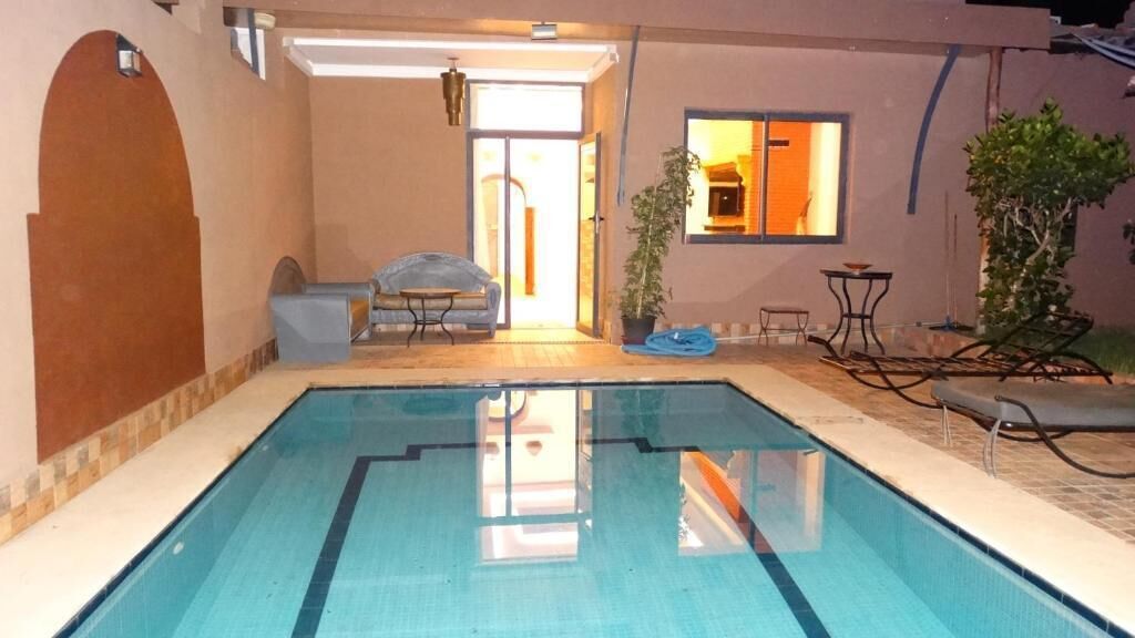 Vila standard, varanda, vista para a piscina | Wi-Fi de cortesia, acesso para cadeiras de rodas