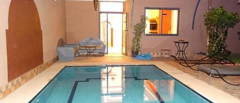 Wi-Fi gratuit, accès pour personnes à mobilité réduite