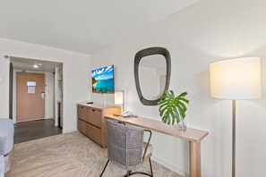 Room - Ocean view condotel, walk to the beach (Honolulu)