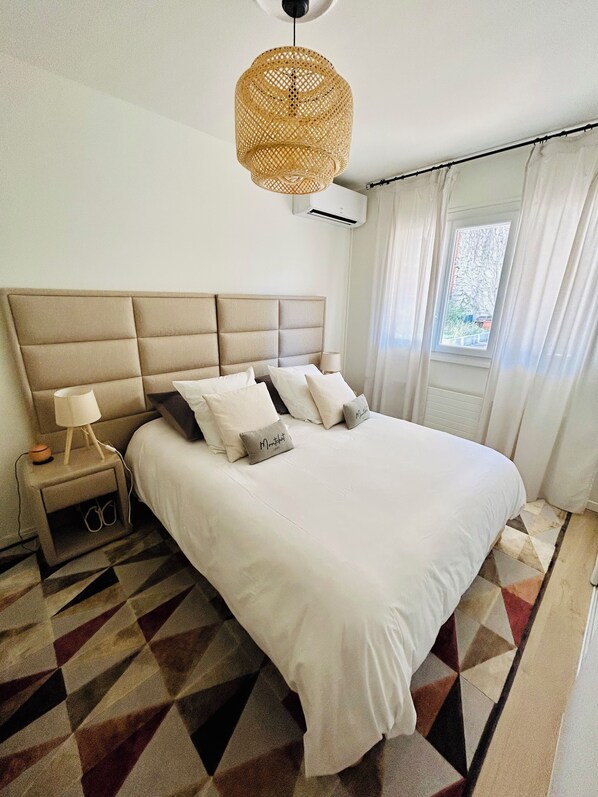 Fer et planche Ă repasser, Wi-Fi, draps fournis