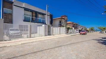 Basic Apartment | Exterior