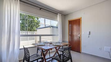 Basic Apartment | Dining