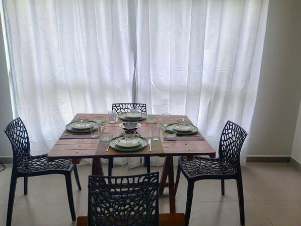Basic Apartment | Living area - Apt w/ Barbecue Grill 190 m From the Beach Mbu0102 (Barra Velha)