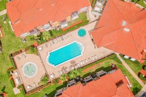 Exterior - Lake Berkley 4BR Villa - Near Disney & Pool (Kissimmee)