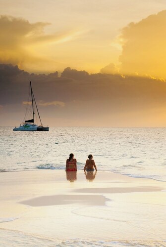 Belize All Inclusive Luxury Sailing Vacation on “Ventana Al Mar”