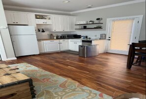 Micro-ondes, lave-vaisselle