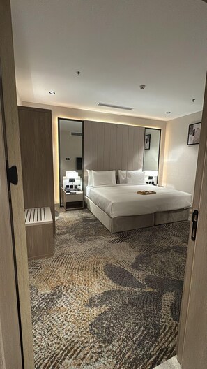 Superior Suite | In-room safe, laptop workspace, blackout drapes, soundproofing - Hayat Town Haql (Haql)