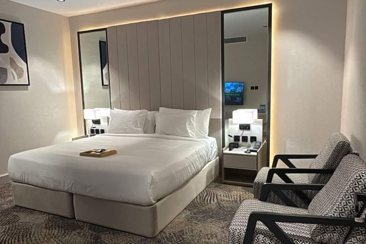 Junior Double Room | In-room safe, laptop workspace, blackout drapes, soundproofing