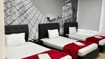 Cortinas blackout, tabla de planchar con plancha y wifi gratis