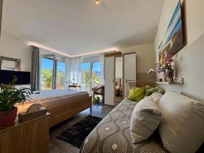 1 غرفة نوم ومكواة/لوح كي وواي فاي وملاءات أسرّة