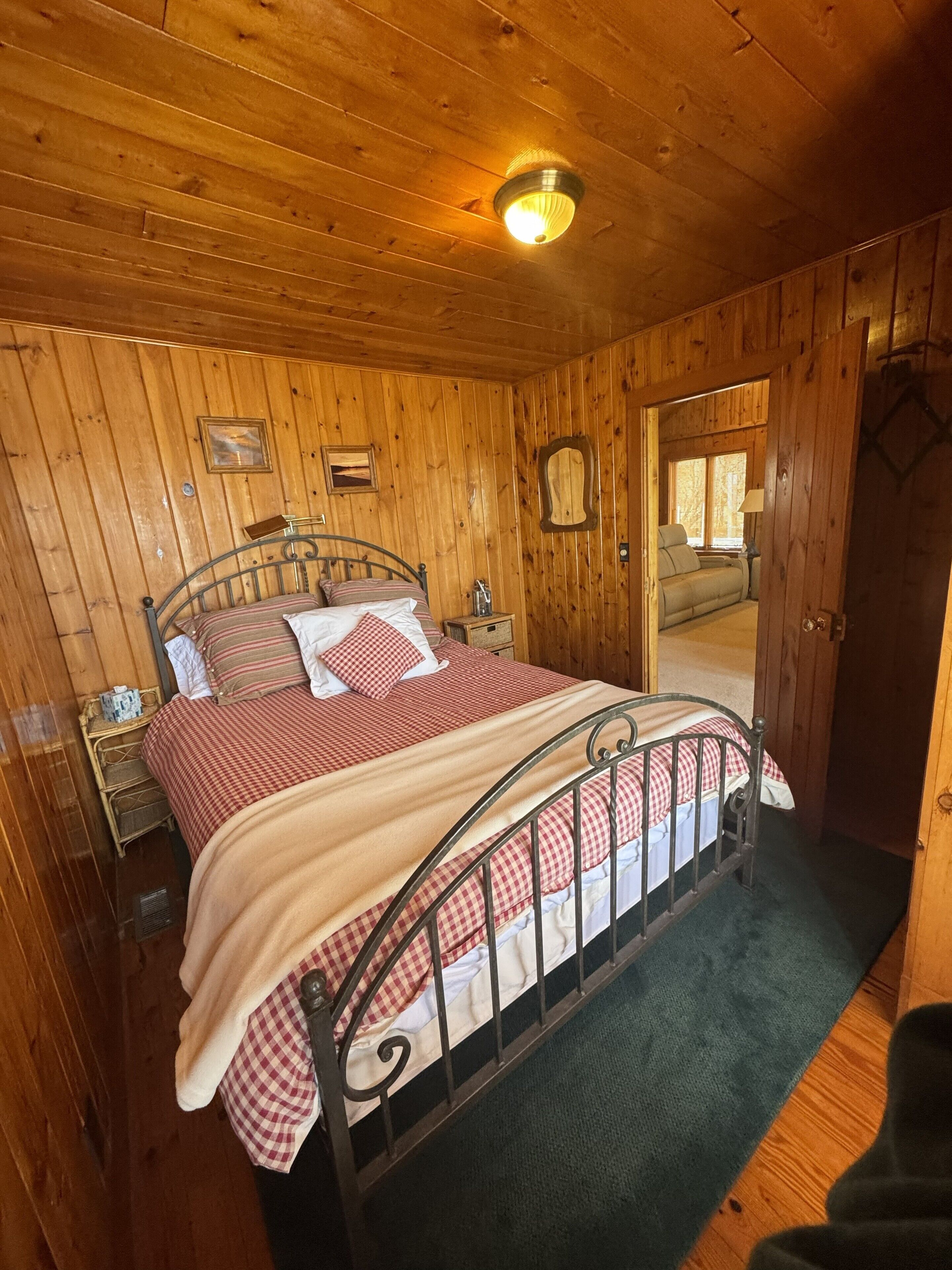 4 Schlafzimmer, Schreibtisch, Bügeleisen/Bügelbrett, kostenloses WLAN