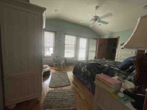 Fer et planche à repasser, Wi-Fi gratuit, draps fournis