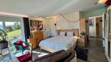 Bügeleisen/Bügelbrett, WLAN, Bettwäsche