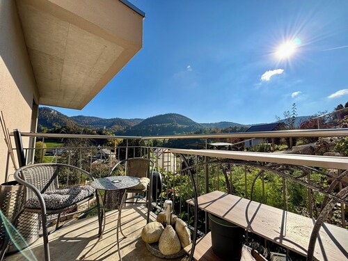 Atelier 1st.fl.doubleroom kingsicebed/showerbath/balcony/mountain & castel view