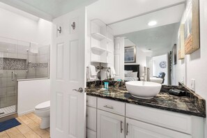 Bathroom - Vacay Getaway - Condo for 8 (Branson)