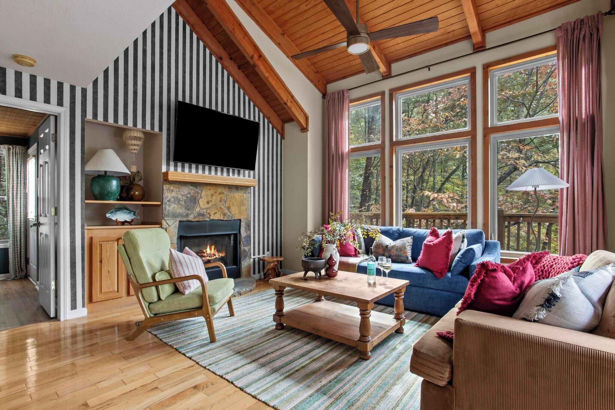 智能电视、壁炉