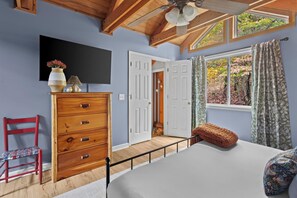 Fer et planche à repasser, lit parapluie, Wi-Fi gratuit, draps fournis