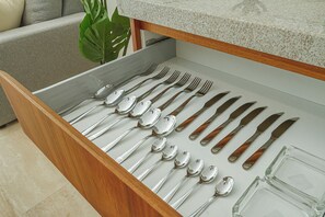 Leilighet – standard, 1 soverom, balkong, hageutsikt | Eget tekjøkken