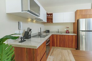 Leilighet – standard, 1 soverom, balkong, hageutsikt | Eget tekjøkken