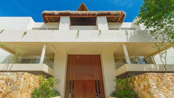 Fachada da propriedade