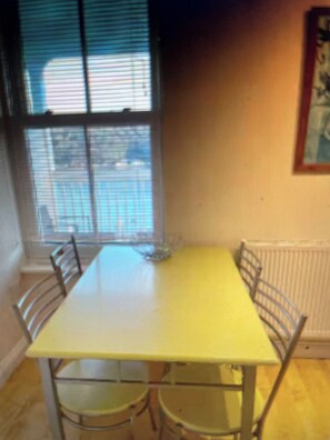 Dining - SEA BLUE Stunning coastal views and parking in beautiful Fowey, Cornwall (Fowey)