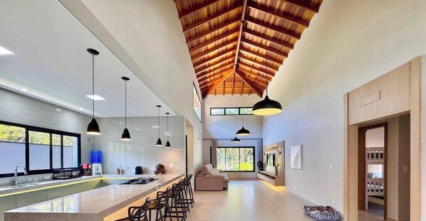 Private kitchen - Vacation Rental | Beautiful House in Mar Verde - Mococa Beach - Caraguatatuba SP (Caraguatatuba)