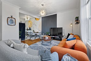 Smart-TV, Bücher, Computerbildschirme