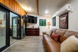 小屋, 多張床, 熱水浴缸 (Double Magic) | 客廳