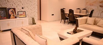 Cyber Farm! Premium 3BR Farm Stay with Curated Experiences
