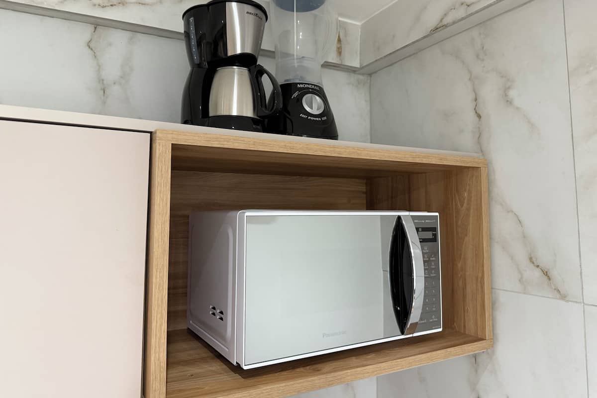 冰箱、微波炉、炉灶、厨具/餐具