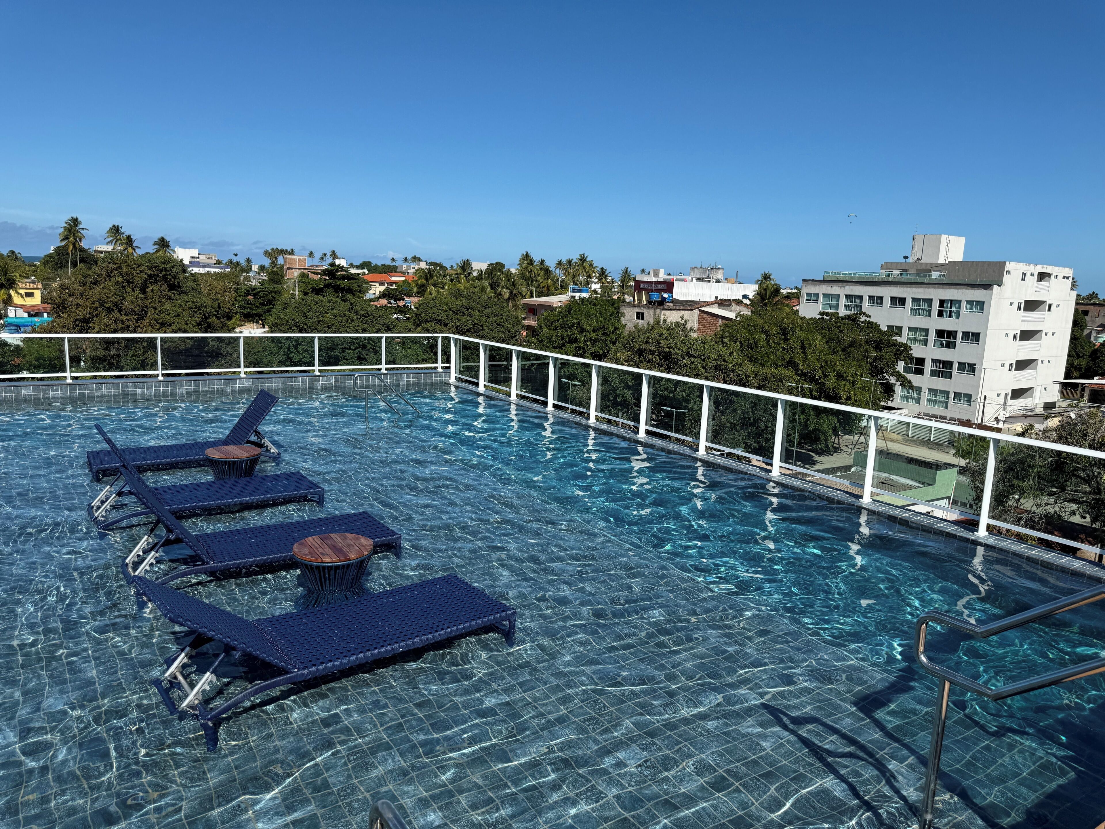 حمّام سباحة خارجي