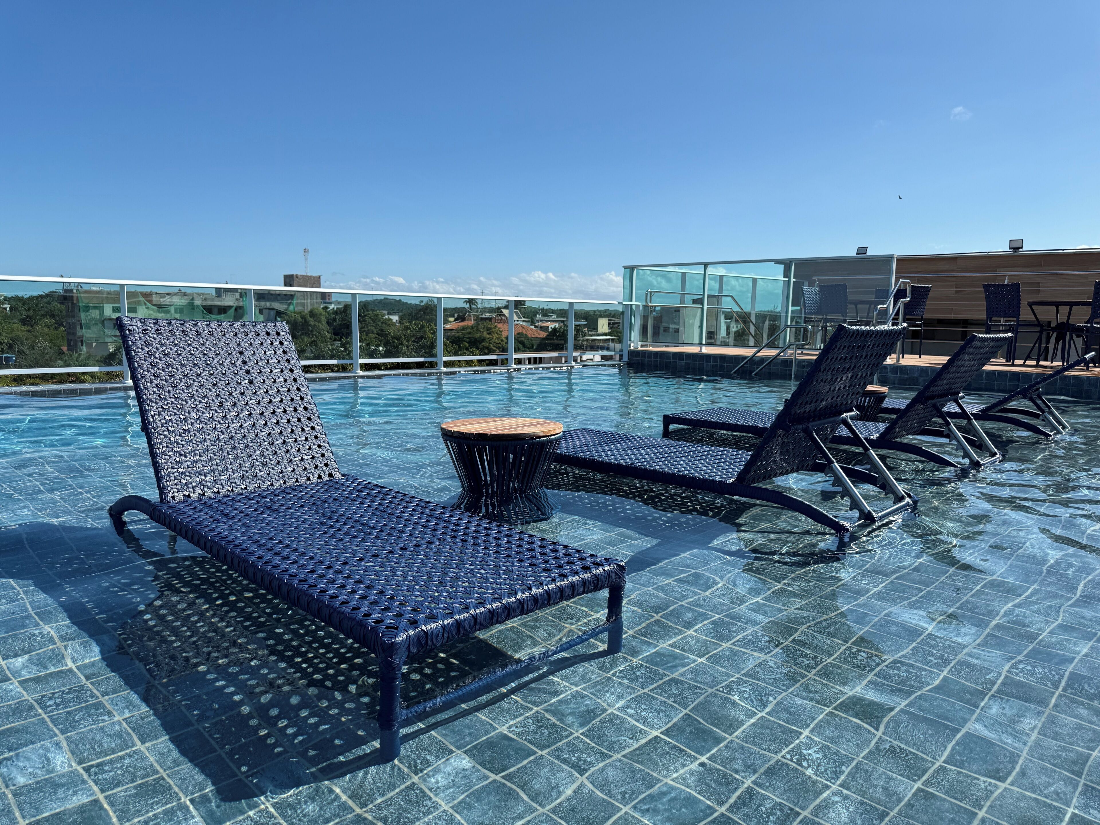 حمّام سباحة خارجي