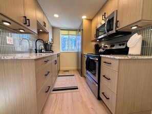 Fridge, microwave, oven, stovetop - Walking distance to ski resorts! Luxury condo in historic Park City. (Park City)