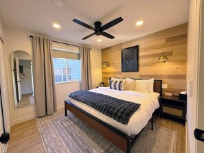 2 bedrooms, in-room safe, desk, iron/ironing board - Walking distance to ski resorts! Luxury condo in historic Park City. (Park City)
