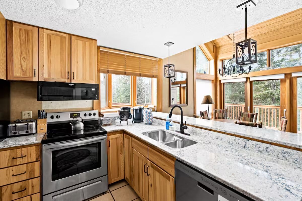 Frigorífic, microones, forn i placa de cuina 