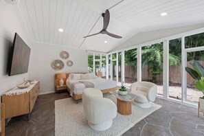 4 bedrooms, iron/ironing board, WiFi, bed sheets - Sleeps 11, Pool, Close to Anna Maria Beaches (Bradenton)