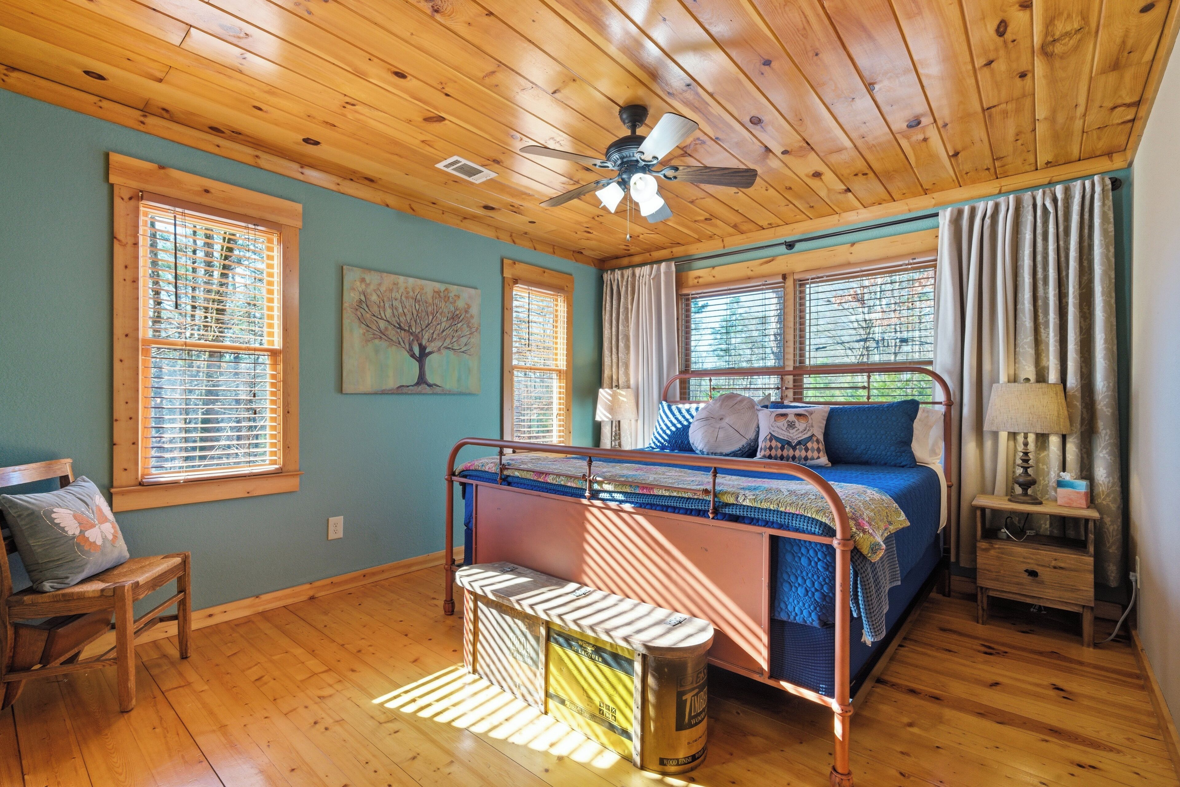 3 bedrooms, travel crib, free WiFi, bed sheets