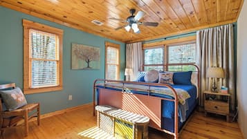 3 bedrooms, travel crib, free WiFi, bed sheets