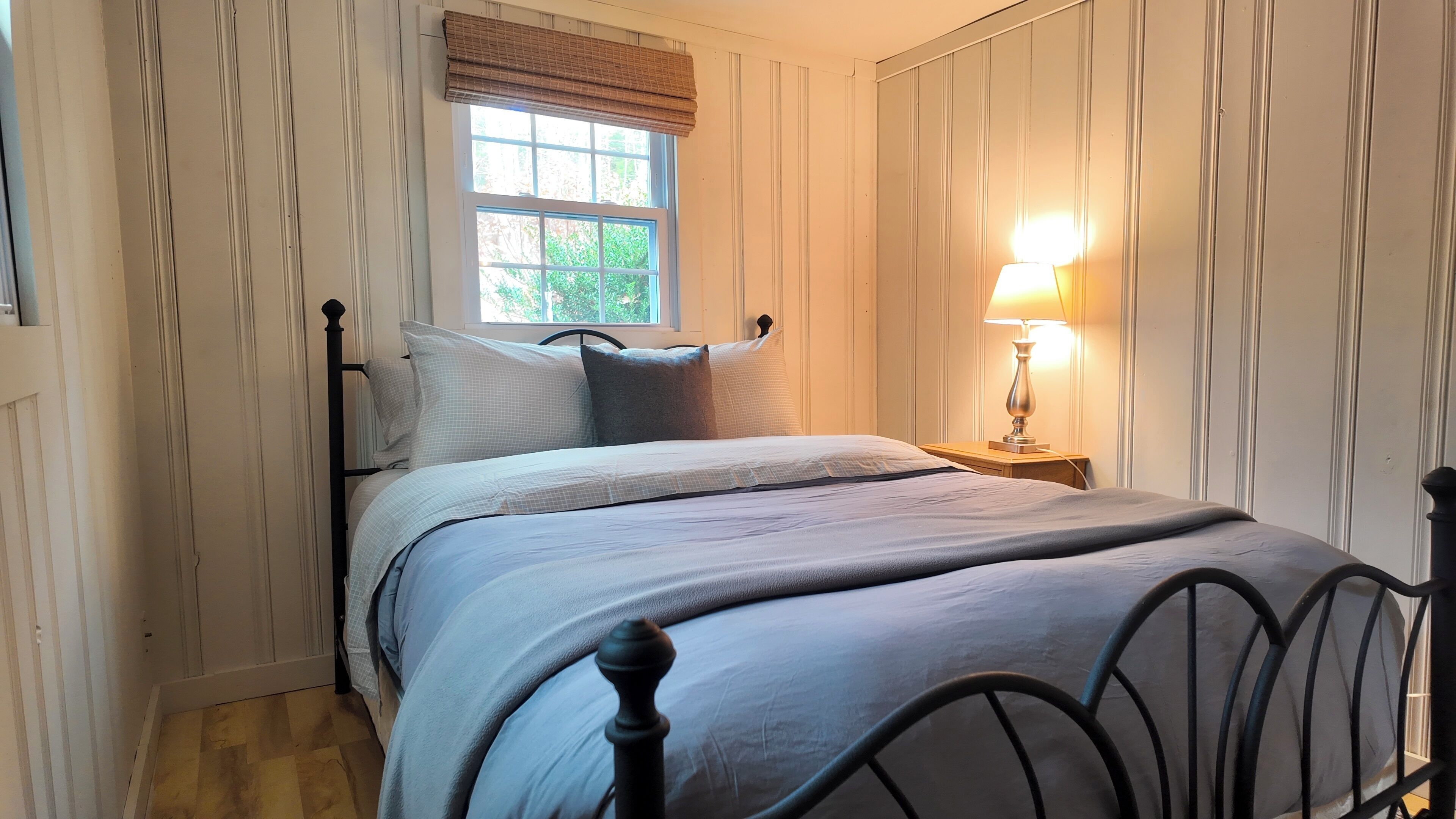 Bügeleisen/Bügelbrett, Reisekinderbett, kostenloses WLAN, Bettwäsche