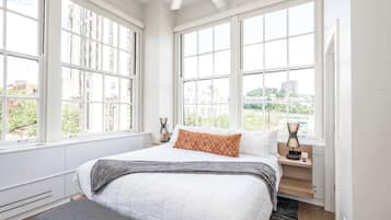 Apartamento, várias camas, cozinha, vista para a cidade (The 333 Suites) | 12 quartos, individualmente decorados, individualmente mobiliados