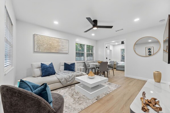 Smart TV - The Sands- 2 Miles To Atlantic Ave - Steps to Beach (Delray Beach)