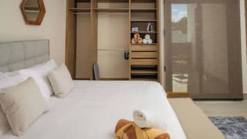 Iron/ironing board, WiFi, bed sheets