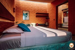 4 bedrooms, in-room safe, iron/ironing board, WiFi