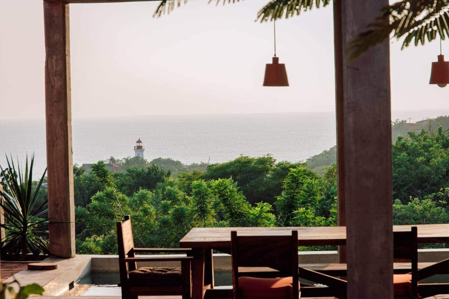 تناول الطعام بالخارج