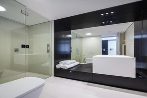Bathroom - Privo Hotel (Târgu Mureș)