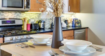 Walk to Caltrain! Studio in Dtwn San Mateo