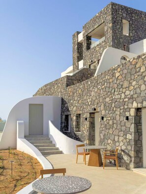 Outdoor dining - Villa Aglaida, Divine Sunset & Sea Views, Private Pool, Furnished Terrace, Oia (Santorini)